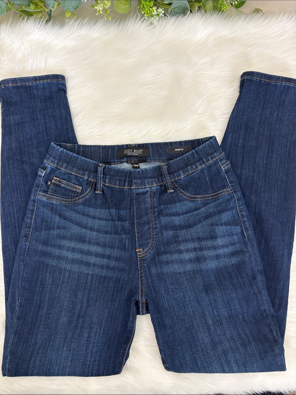 Judy Blue Indigo Skinny Pull-on Jeans with Subtle Fading
